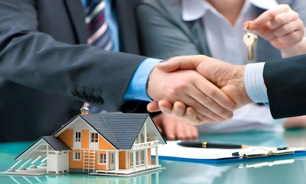 Prévoir l"évolution du marché immobilier dans les métropoles en croissance : astuces et stratégies incontournables !